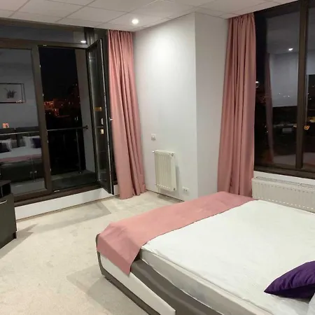 Uni88 Apartments Hotel アパートホテル 4*