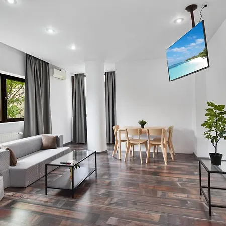 Uni88 Aparthotel 4*