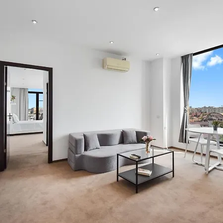 Uni88 Apartments Hotel アパートホテル 4*