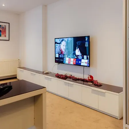 Uni88 Apartament *