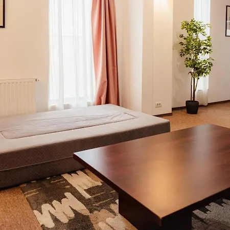 Apartament Uni88 *