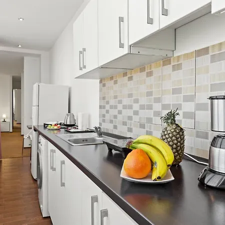 Uni88 Apartments Hotel 4*