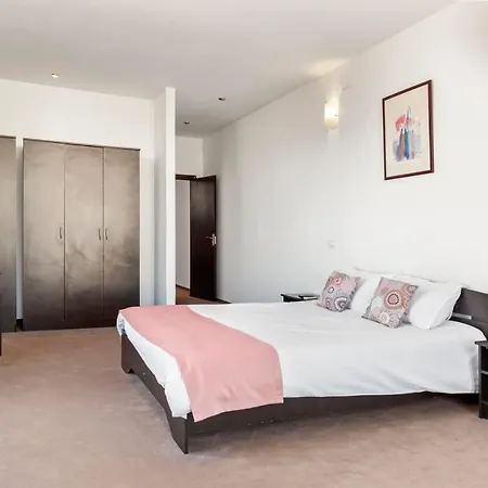 Apartament Uni88 *