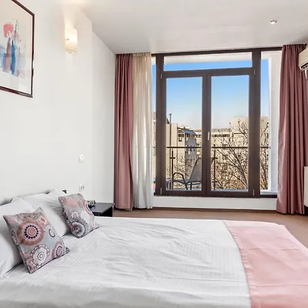 Uni88 Apartments Hotel アパートホテル 4*