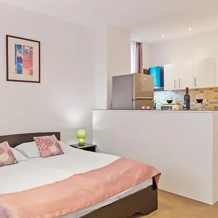 Uni88 Apartments * Bukurešť