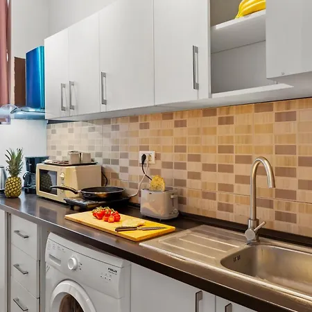 Uni88 Lägenhetshotell Bukarest