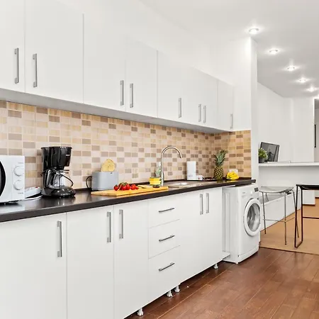 Uni88 Apartments *