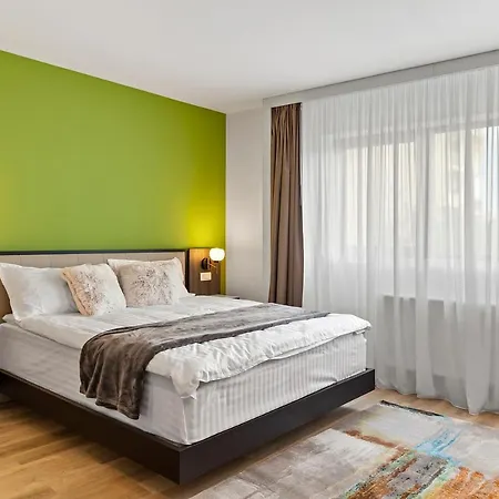 Uni88 Apartments Hotel