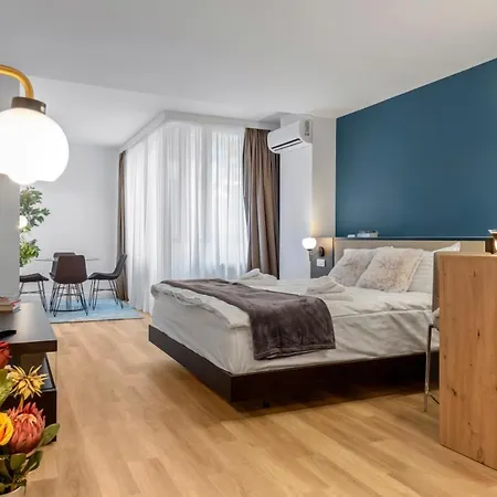 Uni88 Apartments Hotel 4*