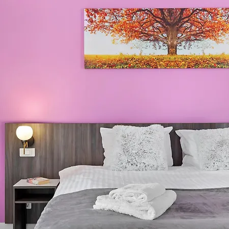 Uni88 Apartments Hotel 4*