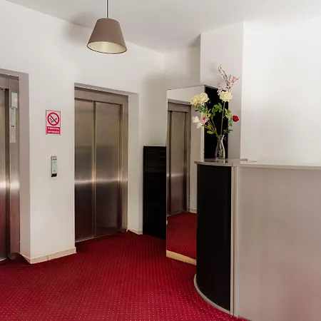 Uni88 Apartments Hotel 4*