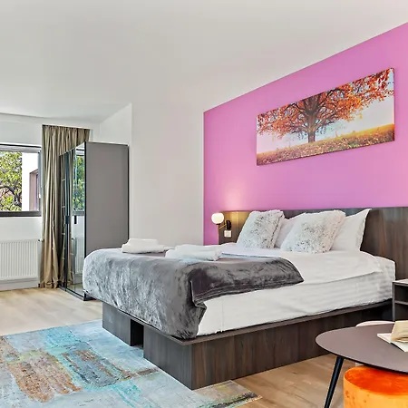 Uni88 Apartments Hotel