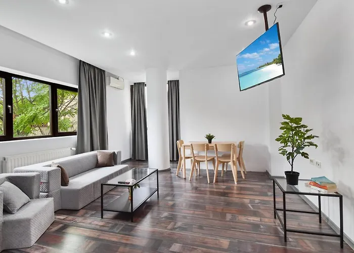 Uni88 Apartments Hotel 4*