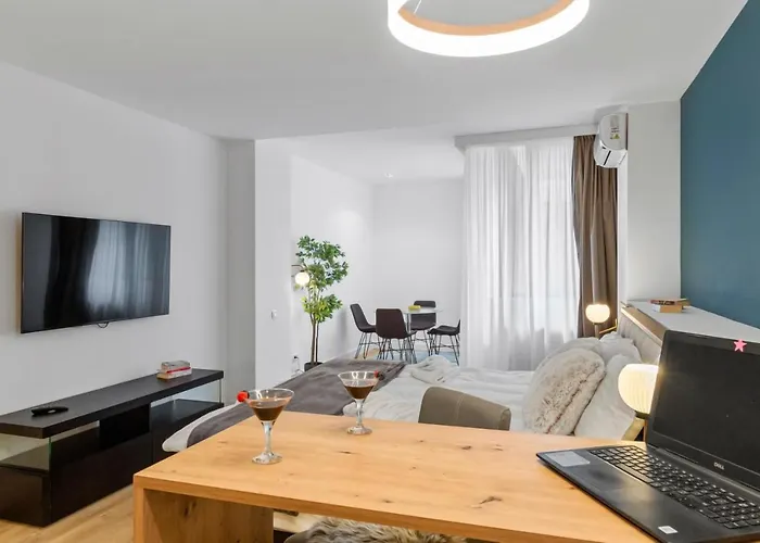 Aparthotel Uni88 Apartments Hotel 4*