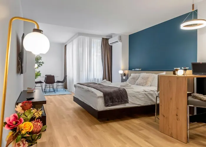 Uni88 Apartments Hotel 4*