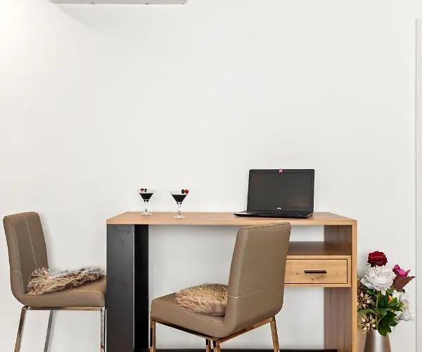 Uni88 Apartments Hotel 4* Bucharest