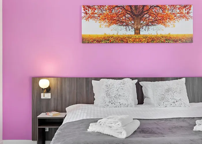 Uni88 Apartments Hotel 4*