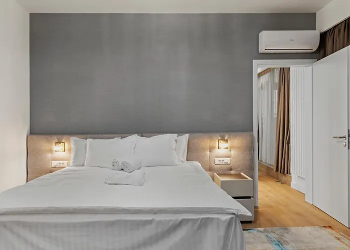 Uni88 Apartments Hotel