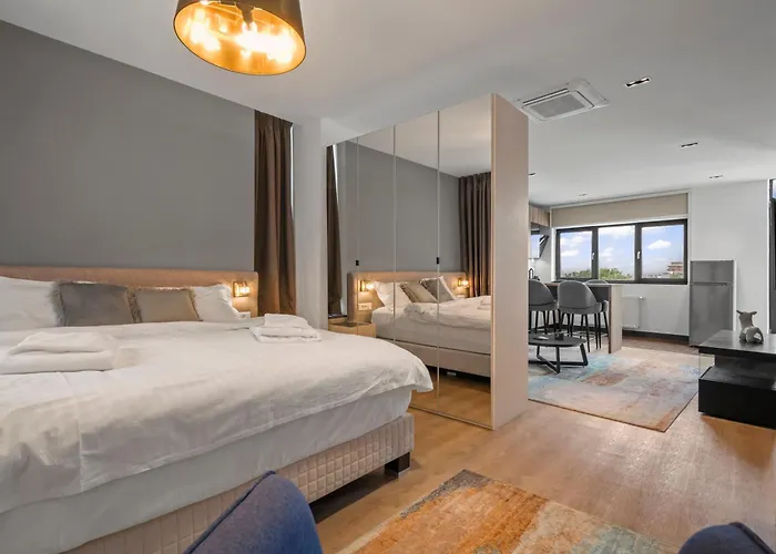 Uni88 Apartments Hotel