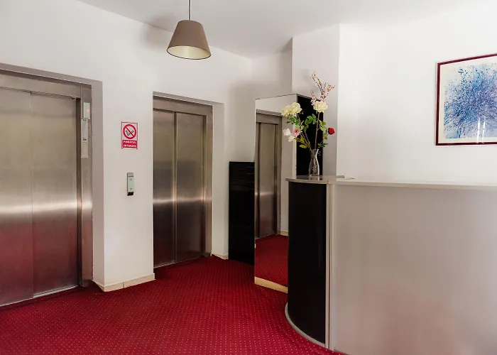 Uni88 Apartments Hotel 4*