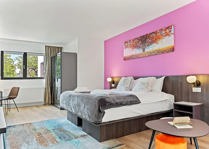 Uni88 Apartments Hotel