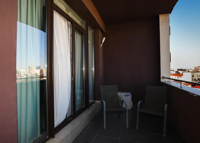 Uni88 Apartments Hotel 4*